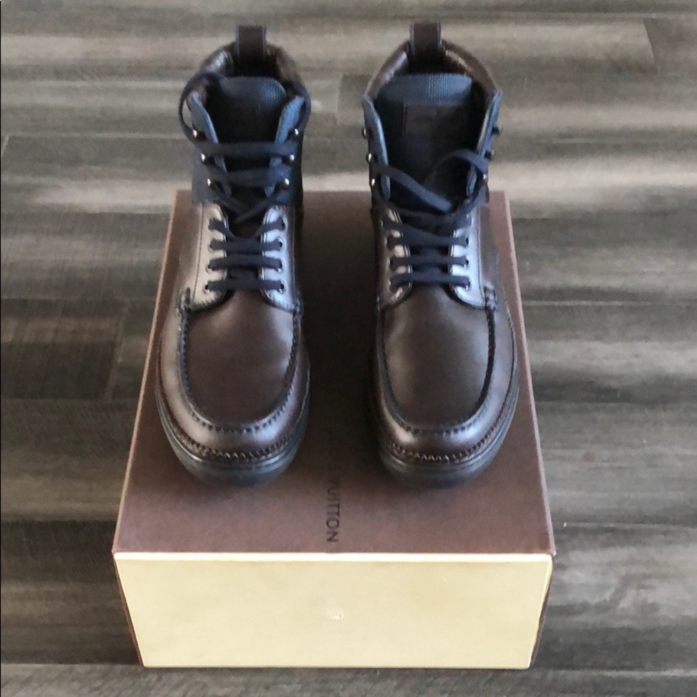 Louis Vuitton lace up Half Boot